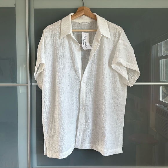 12th Tribe Oversized White Crinkle Top sz Medium - Picture 1 of 3
